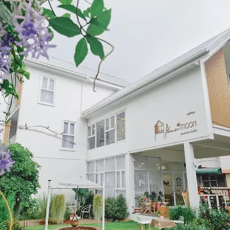 Bloomin' Moon Hostel & Cafe, Chiang Mai Old Town